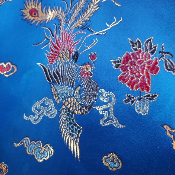 Vintage Japanese Kimono Blue Silk Metaliic Gold Dragons and Flowers Robe - Picture 7 of 10